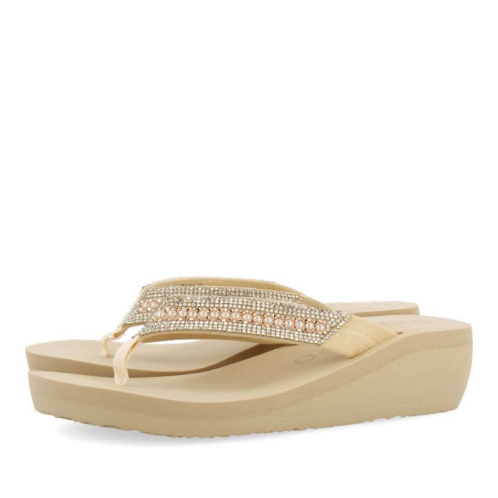 CHANCLAS DE EVA CON CUÑA Y DETALLE DE TIRAS CON PERLAS BERLONE 68109-P-BEIG
