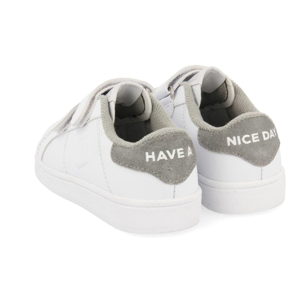 Sneakers colegiales blancas con detalle en gris y doble cierre ajustable VOLSK