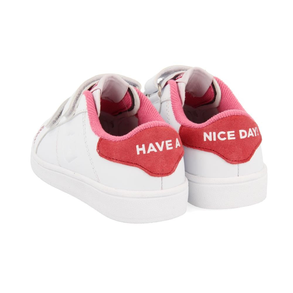 Sneakers colegiales blancas con detalle en rosa y doble cierre ajustable VOLSK